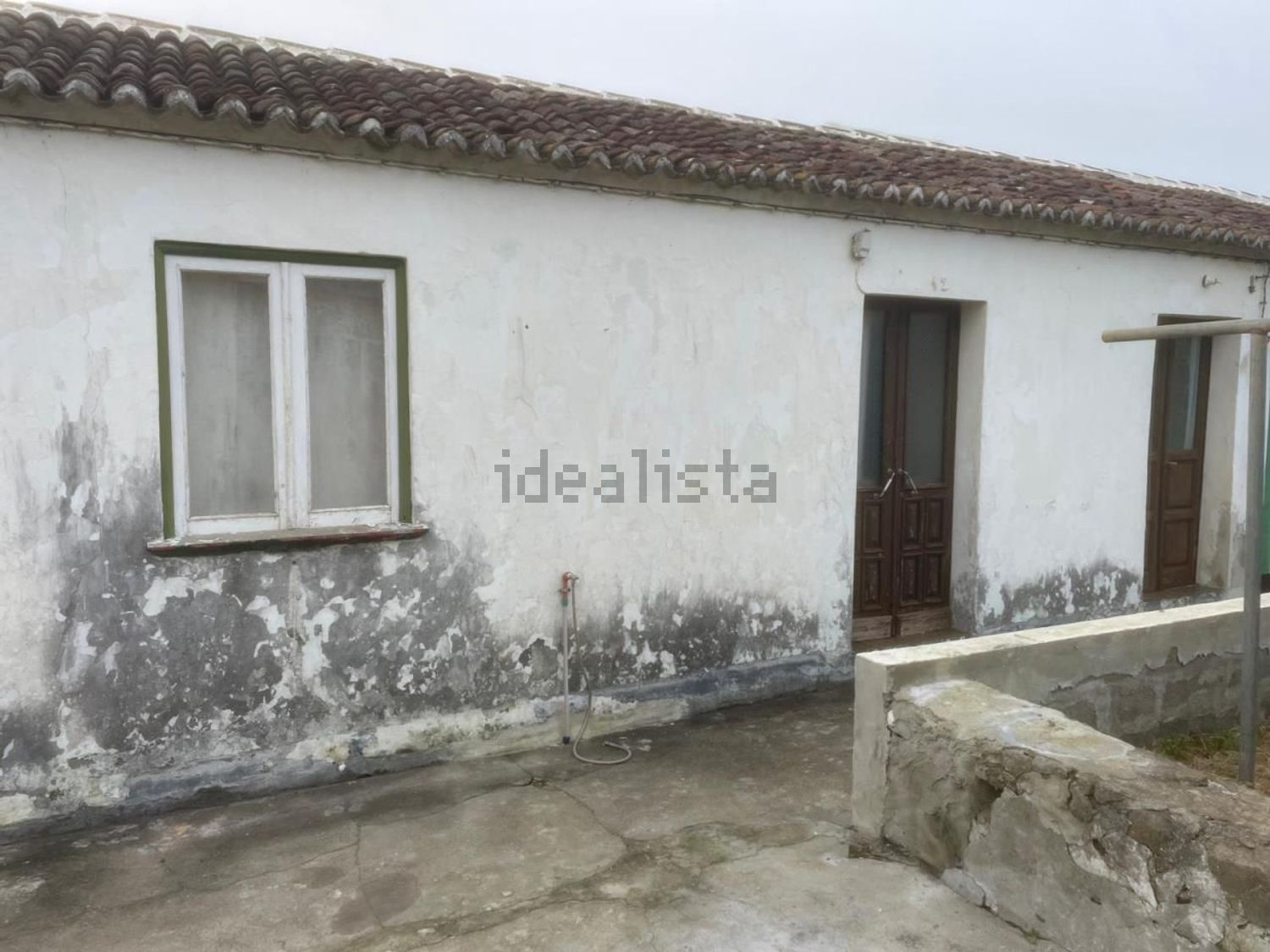 小楼房或独栋别墅出售在Praia da Vitória (Santa Cruz) - 外立面