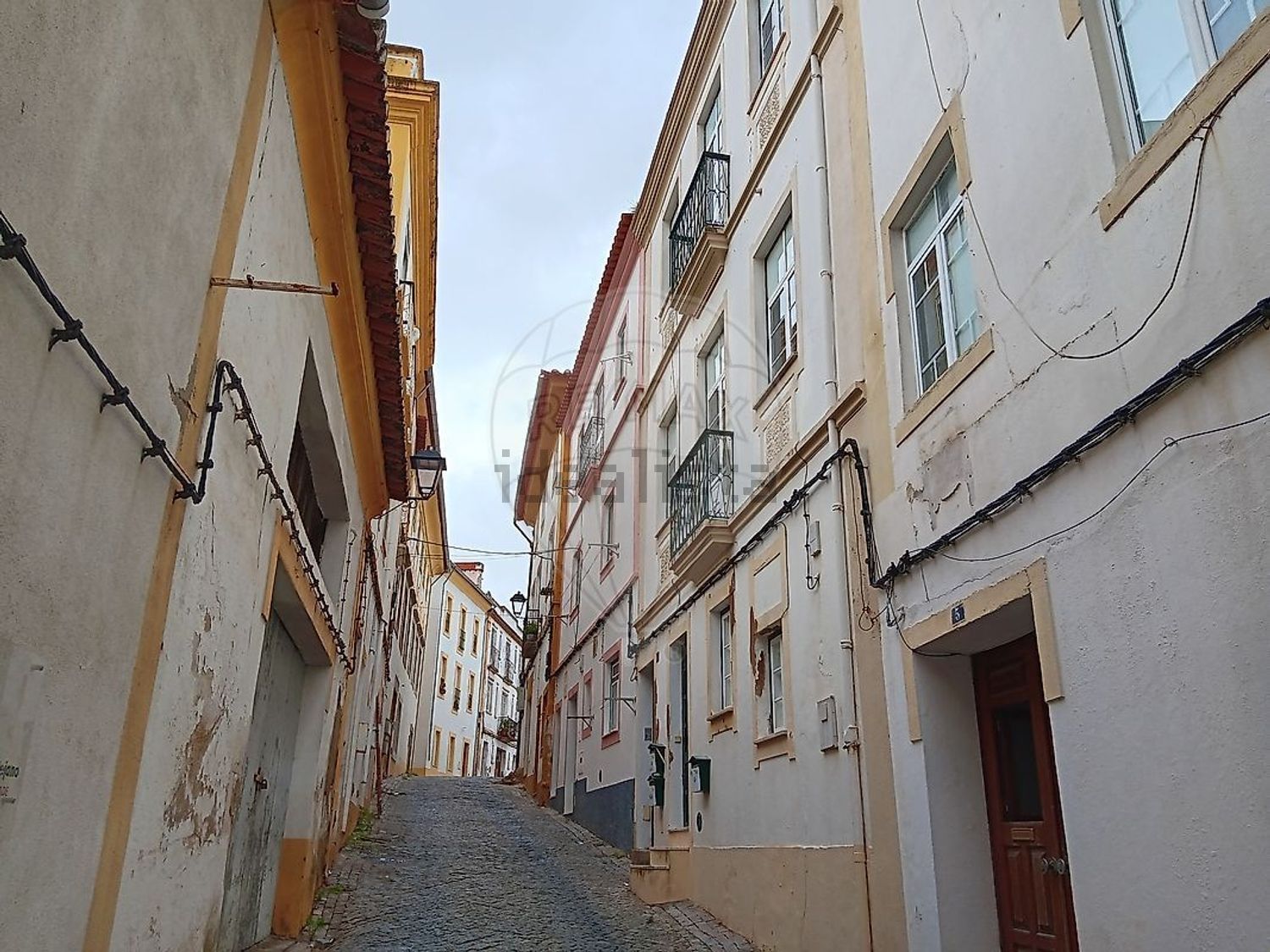 小楼房或独栋别墅出售在Rua da Misericórdia, 8 - 视线