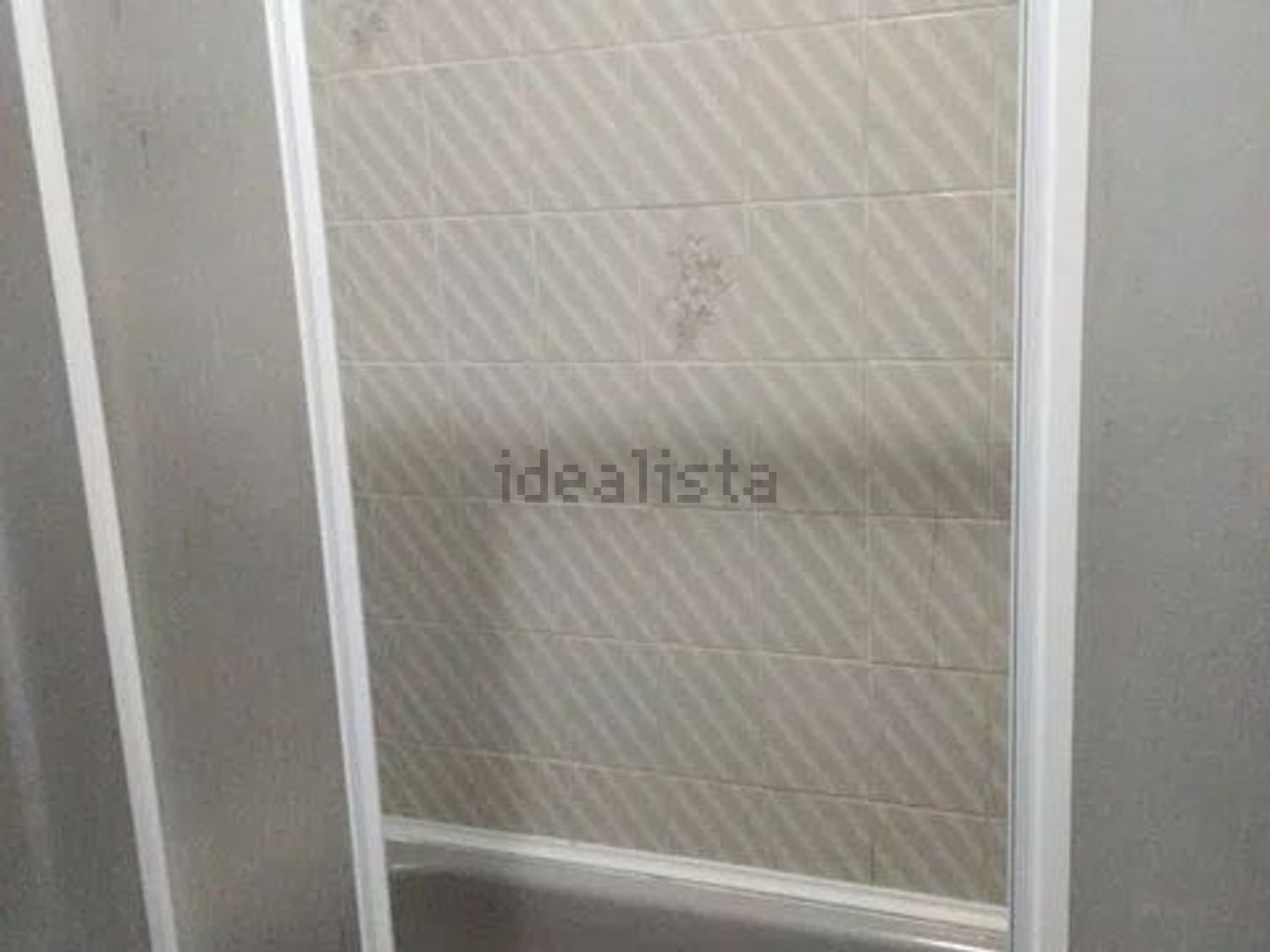 出租房间在Rua da Cruz das Almas, 10 - 卫生间