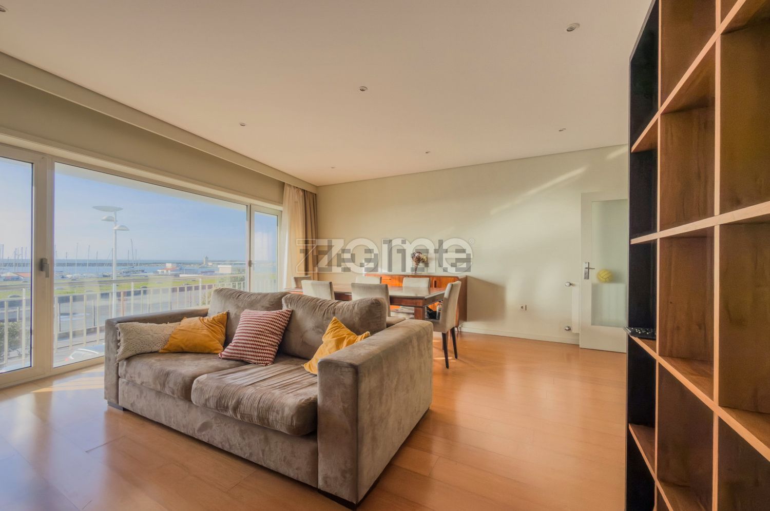 出租公寓 t3在Avenida Infante Dom Henrique, 1546 - 客厅