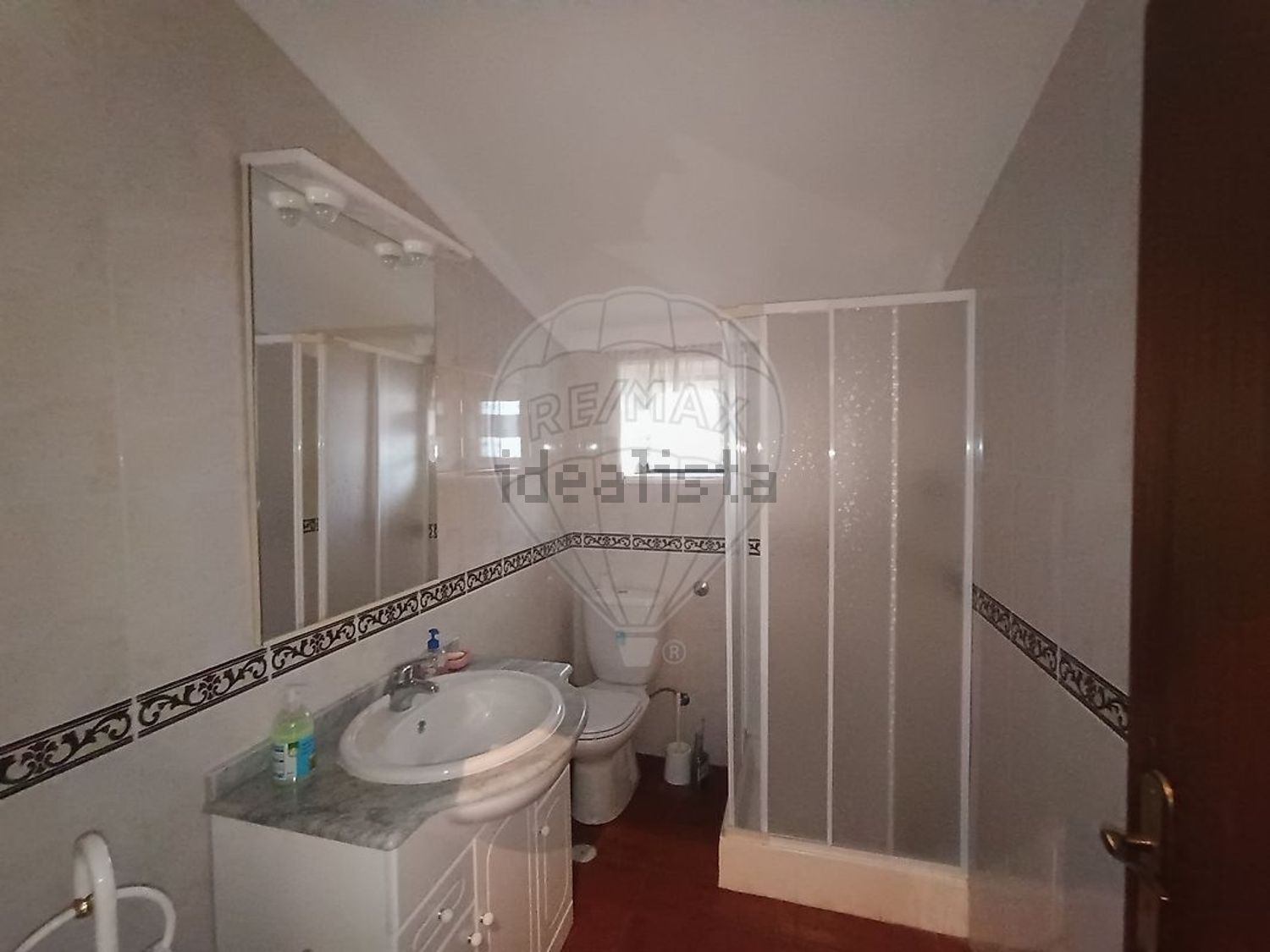 小楼房或独栋别墅出售在Estrada Sem Nome - 卫生间