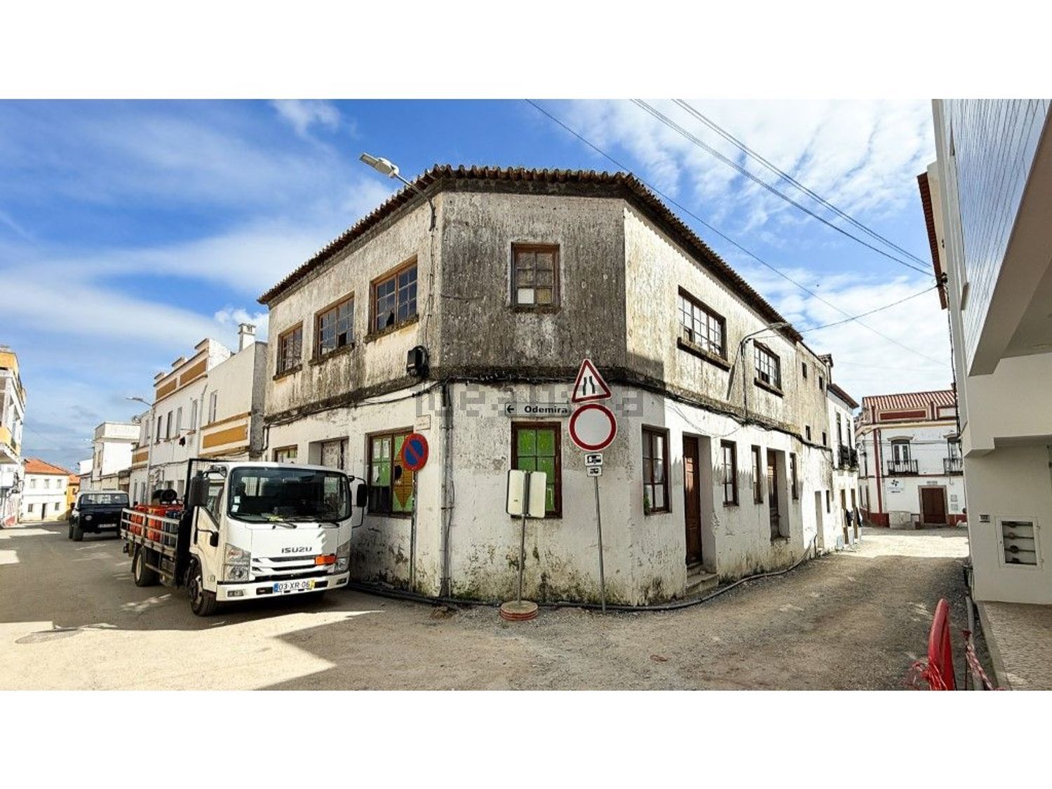 小楼房或独栋别墅出售在Rua 5 de Outubro - 外立面