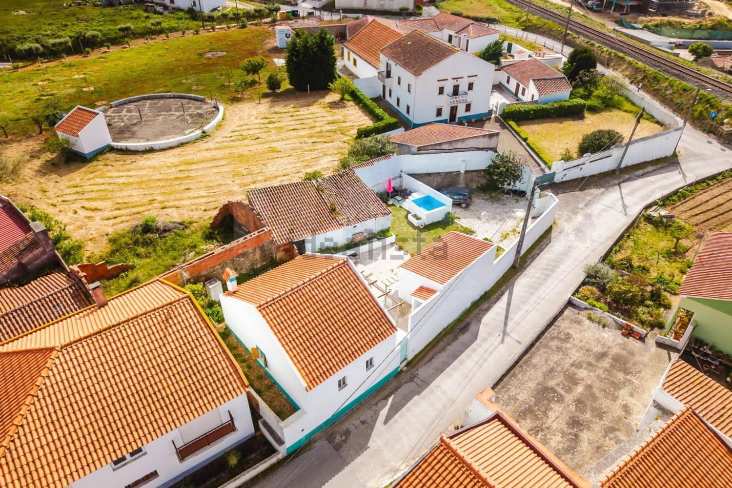 小楼房或别墅出售在Famalicão - 游泳池