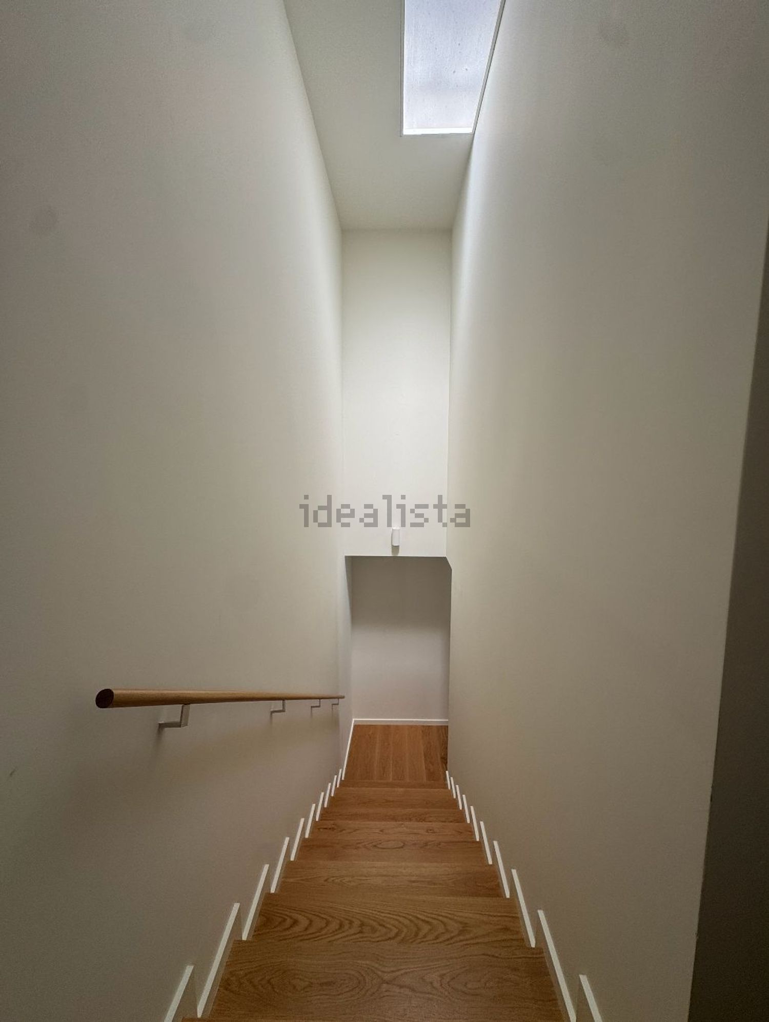 出租双拼别墅在Avenida Fernão de Magalhães 4410-318, 464 - 详情