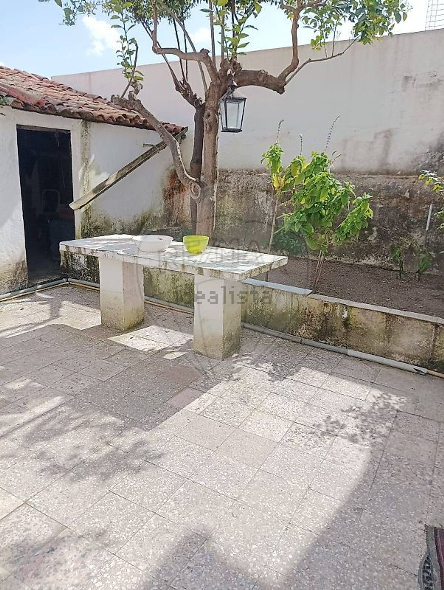 小楼房或独栋别墅出售在Rua do Codeço - 外立面