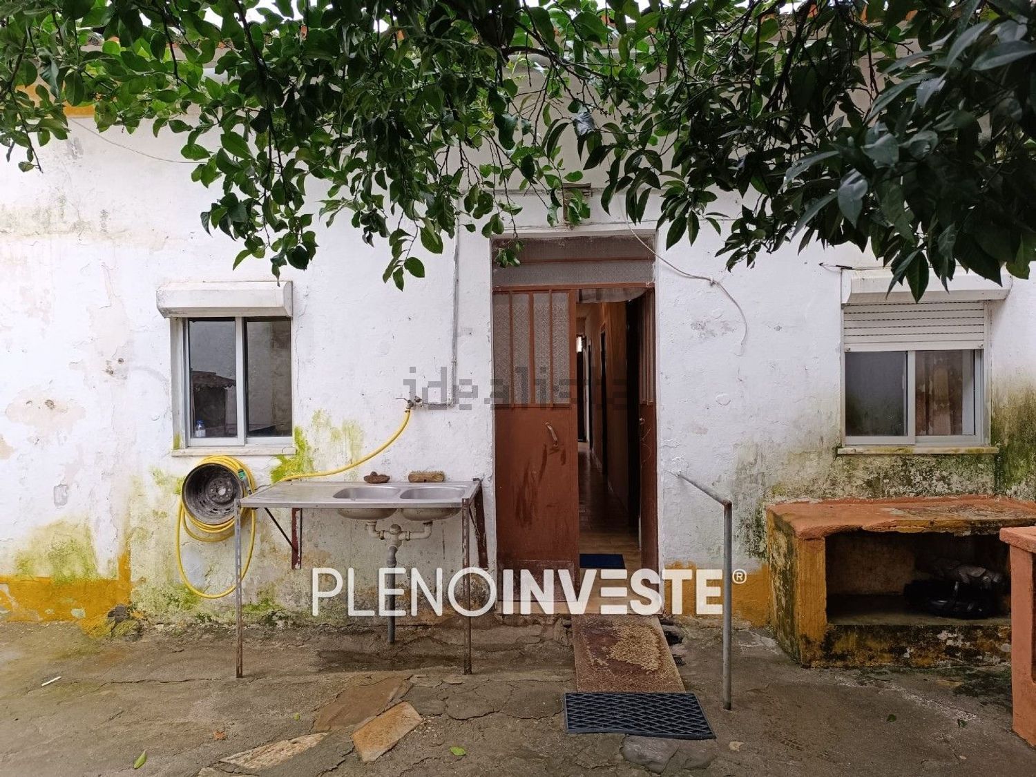 联排别墅出售在Rua Primeiro de Maio, 12 - 外立面