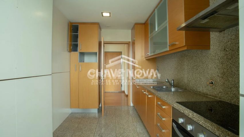 公寓 t2出售在Rua Gonçalves da Silva