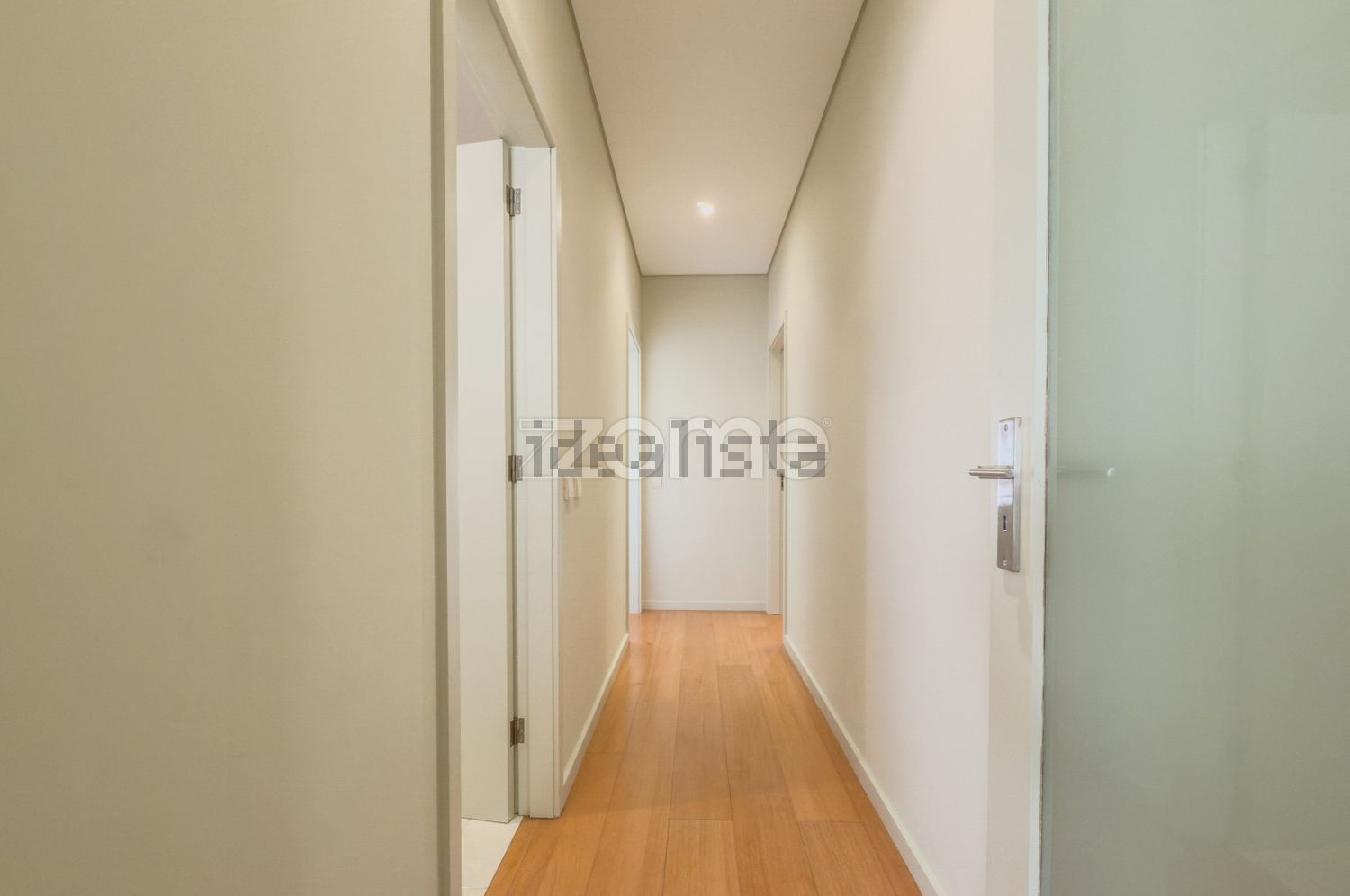 出租公寓 t3在Avenida Infante Dom Henrique, 1546 - 过道