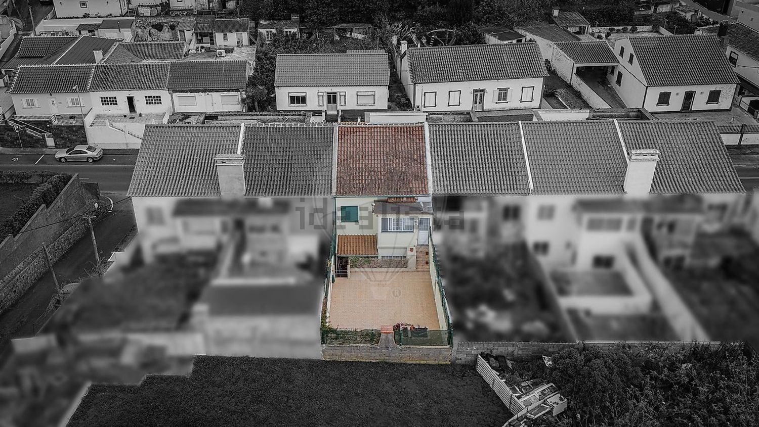 小楼房或独栋别墅出售在Estrada 25 de Abril, 220 - 视线