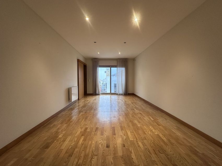 出租公寓 t2在Avenida Serpa Pinto
