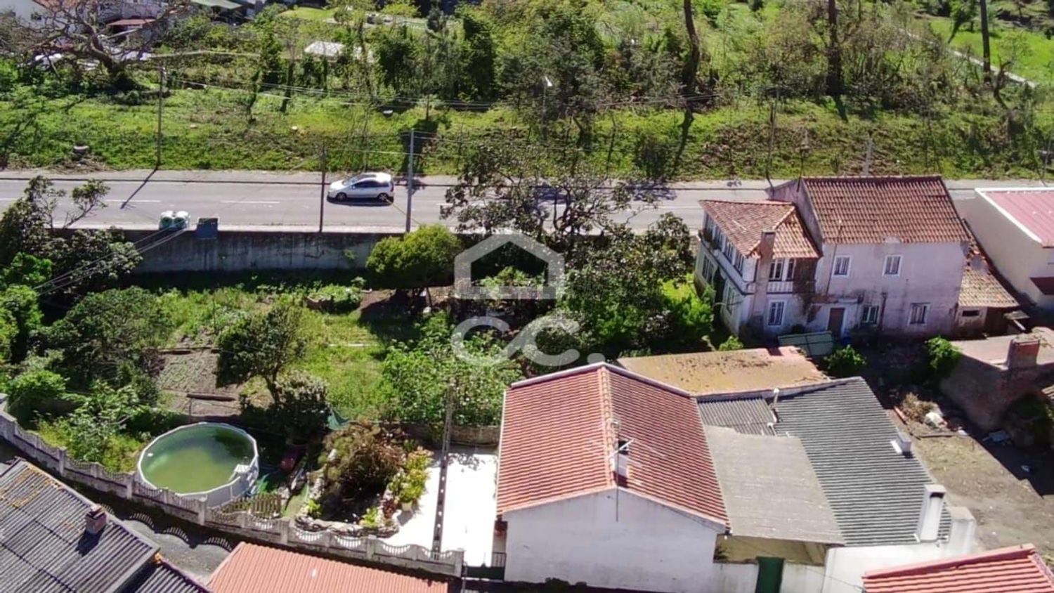 小楼房或独栋别墅出售在Cidade - 游泳池