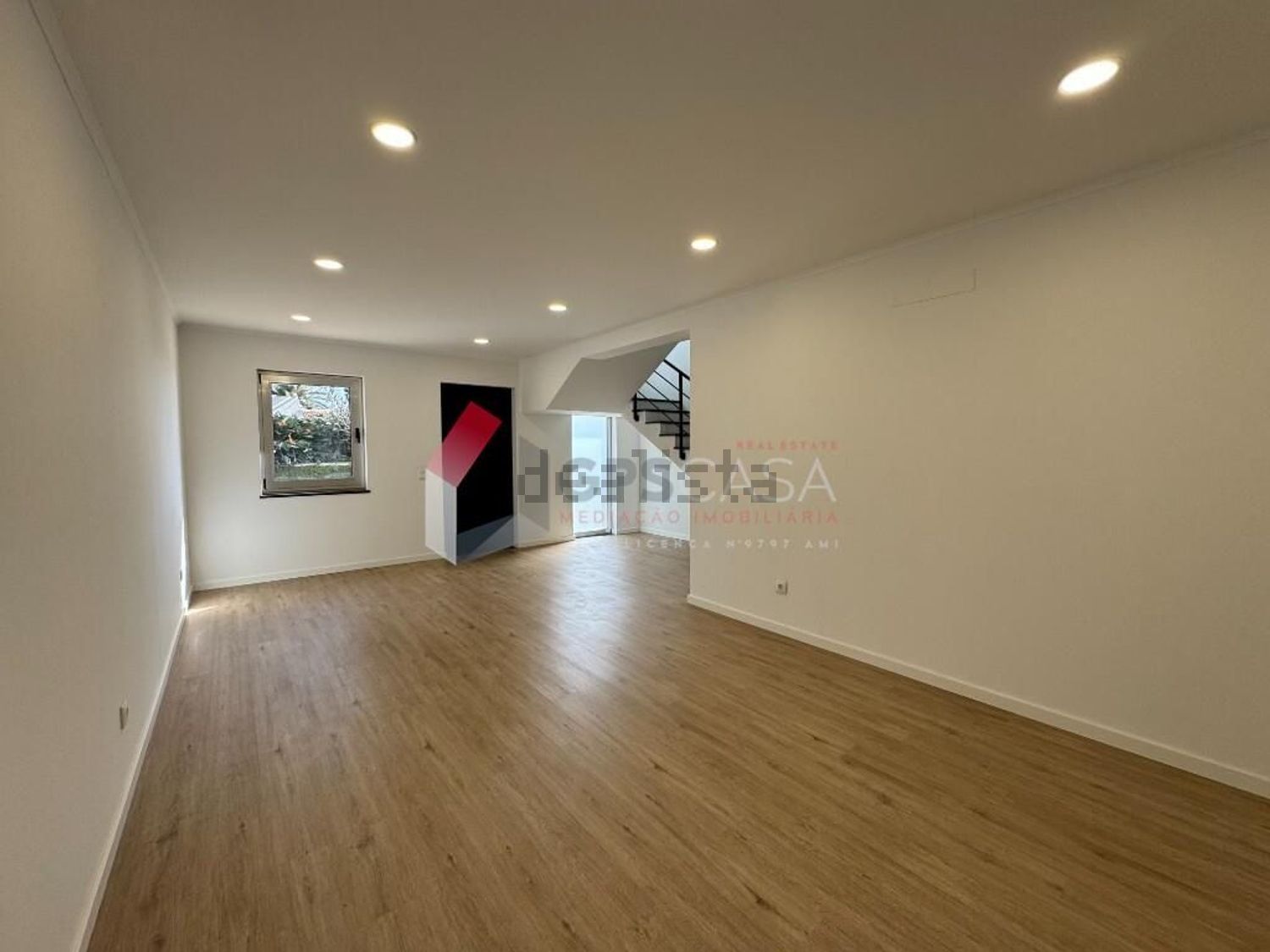 双拼别墅出售在Praia da Vitória (Santa Cruz) - 客厅