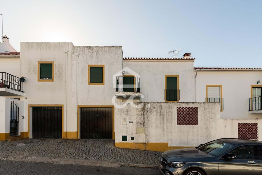 小楼房或独栋别墅出售在Avenida José Saramago, 12