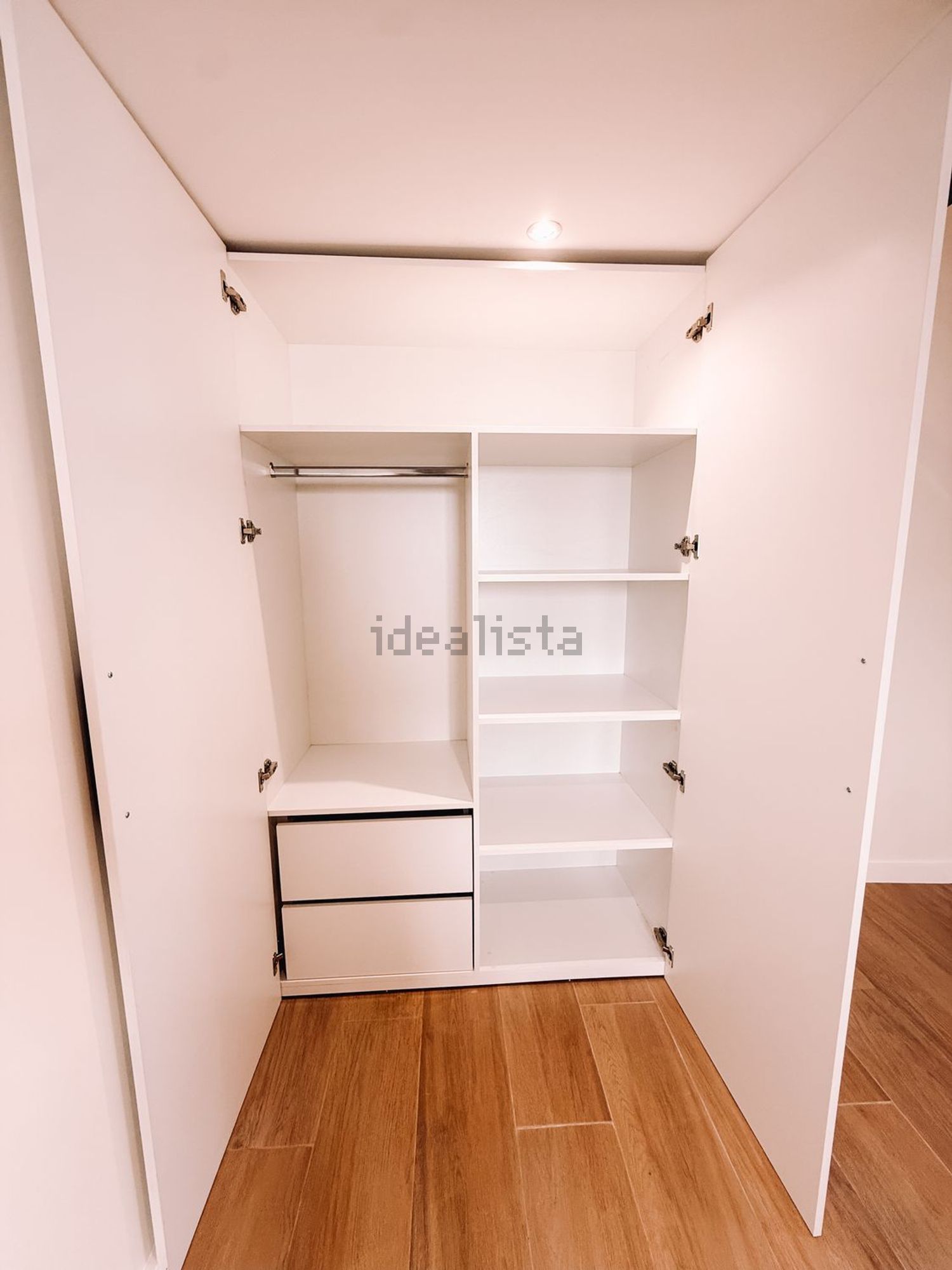 出租t0（单人公寓）在Rua Senhor do Calvário, 152 - 试衣间