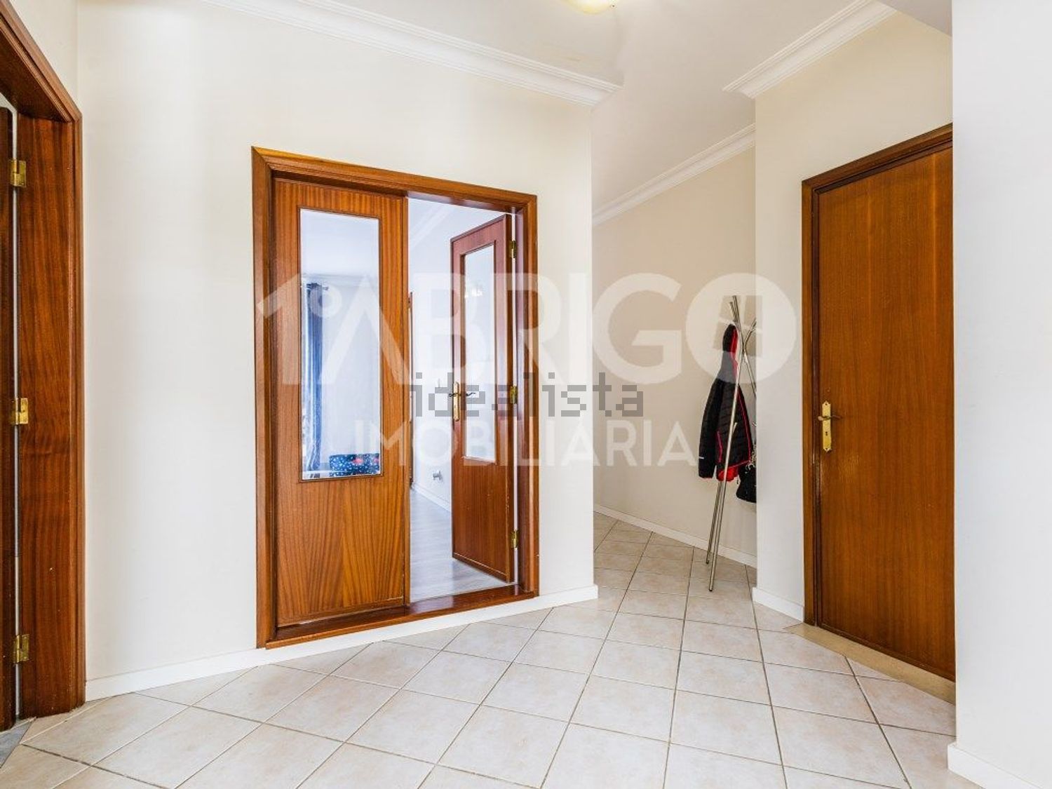 联排别墅出售在Rua Vila Real de Santo António, 45 j - 过道