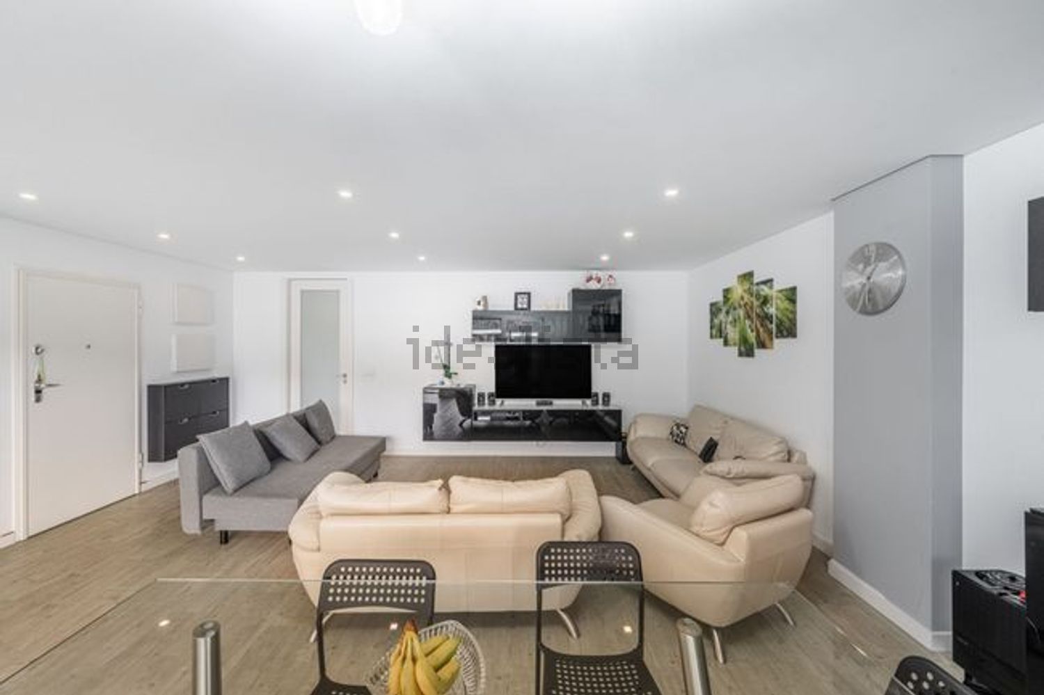 出租公寓 t3在Rua Dom Frei Agostinho de Jesus, 38 - 客厅