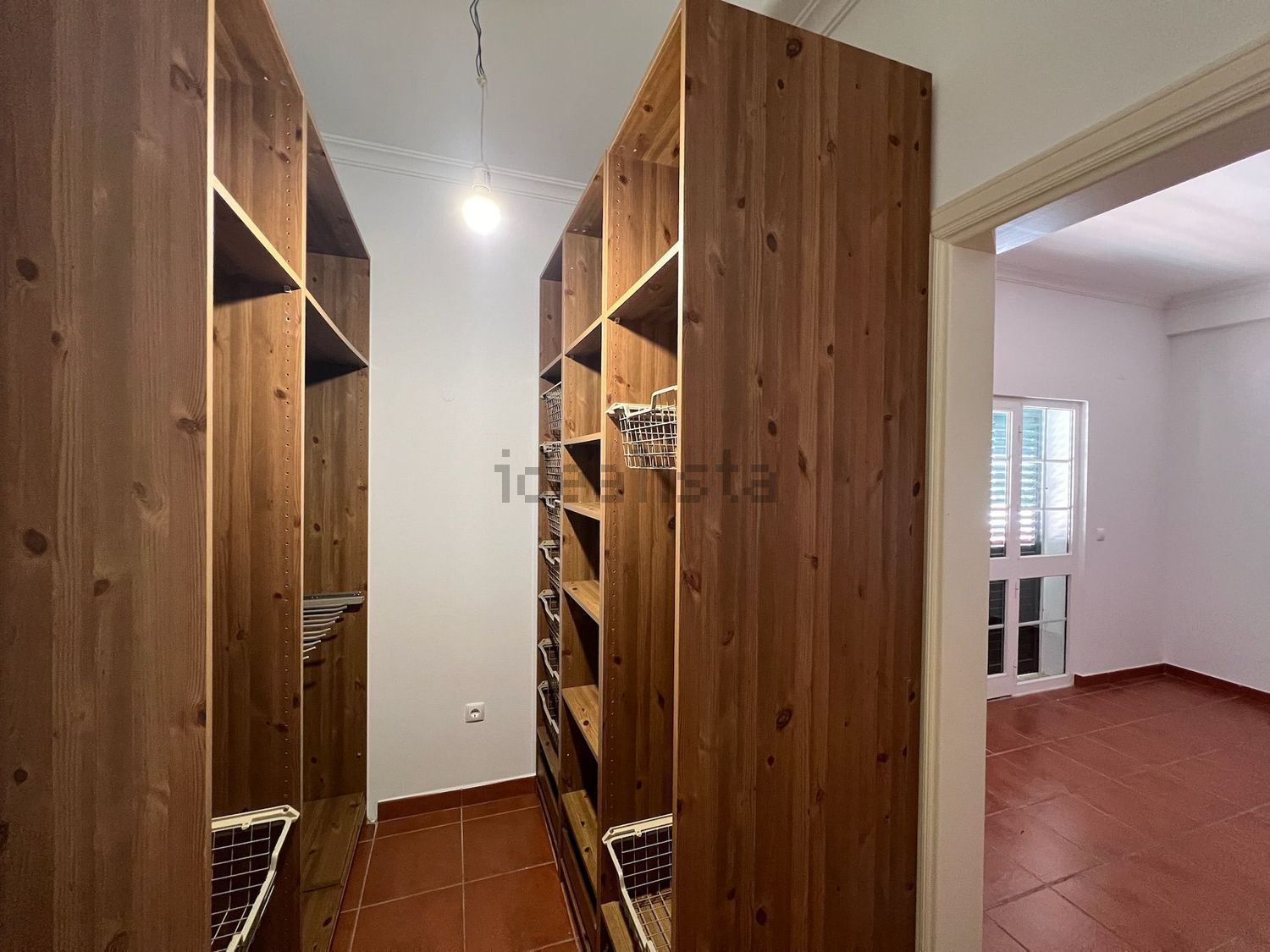 小楼房或独栋别墅出售在Rua Jacinta do Carmo Bucho, 4 - 试衣间