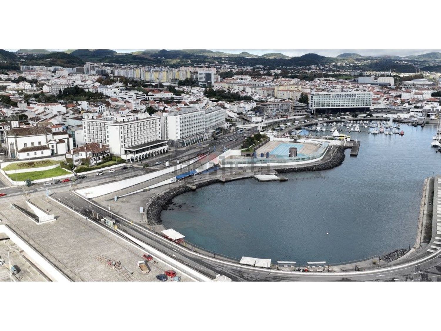小楼房或独栋别墅出售在Rua do Poço - 视线