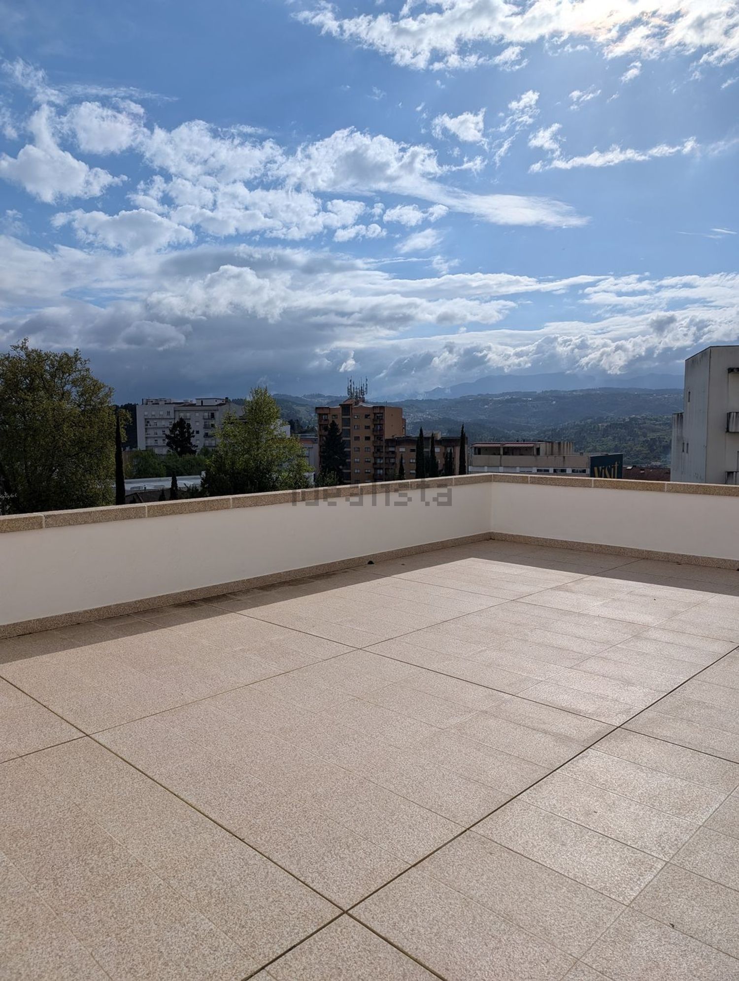 出租公寓 t3在Rua Dom António Valente da Fonseca, 1 - 阳台