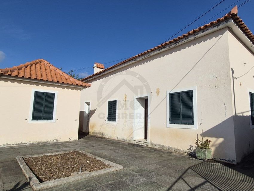 小楼房或独栋别墅出售在Beco da Quinta do Salvador