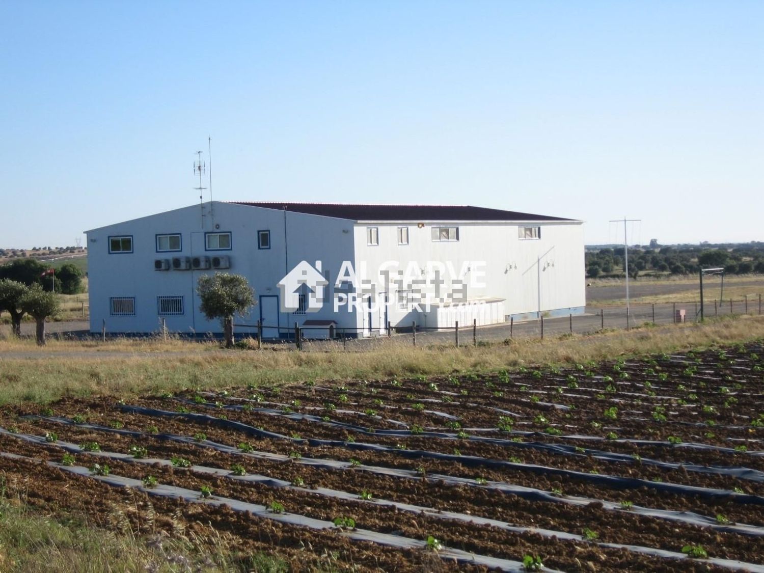 小楼房或独栋别墅出售在Estrada sem nome - 照片