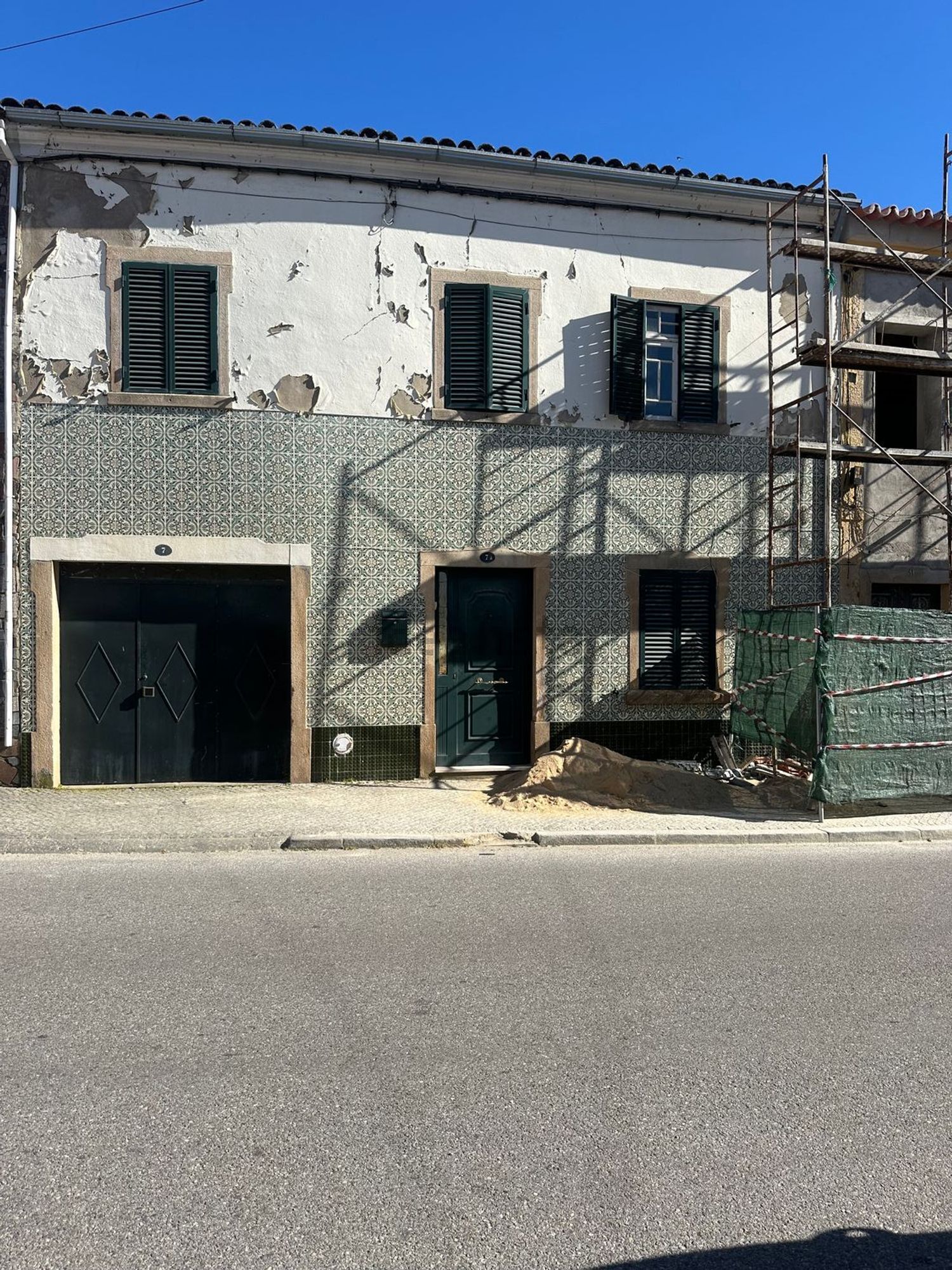 小楼房或独栋别墅出售在Rua Visconde Vale da Sobreira, 7 - 视线