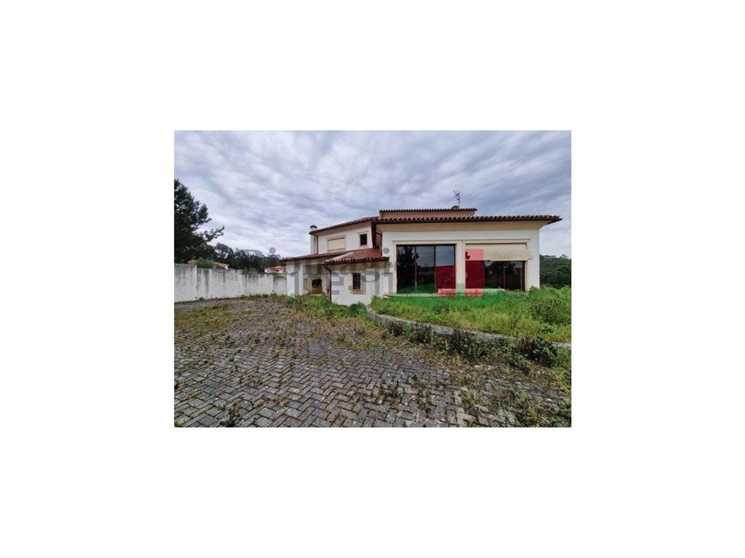 小楼房或独栋别墅出售在Rua do Cemitério, 55 - 外立面