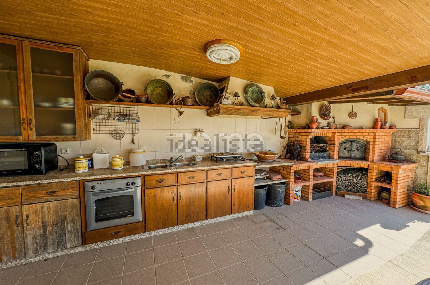 庄园出售在Mouçós e Lamares - 详情