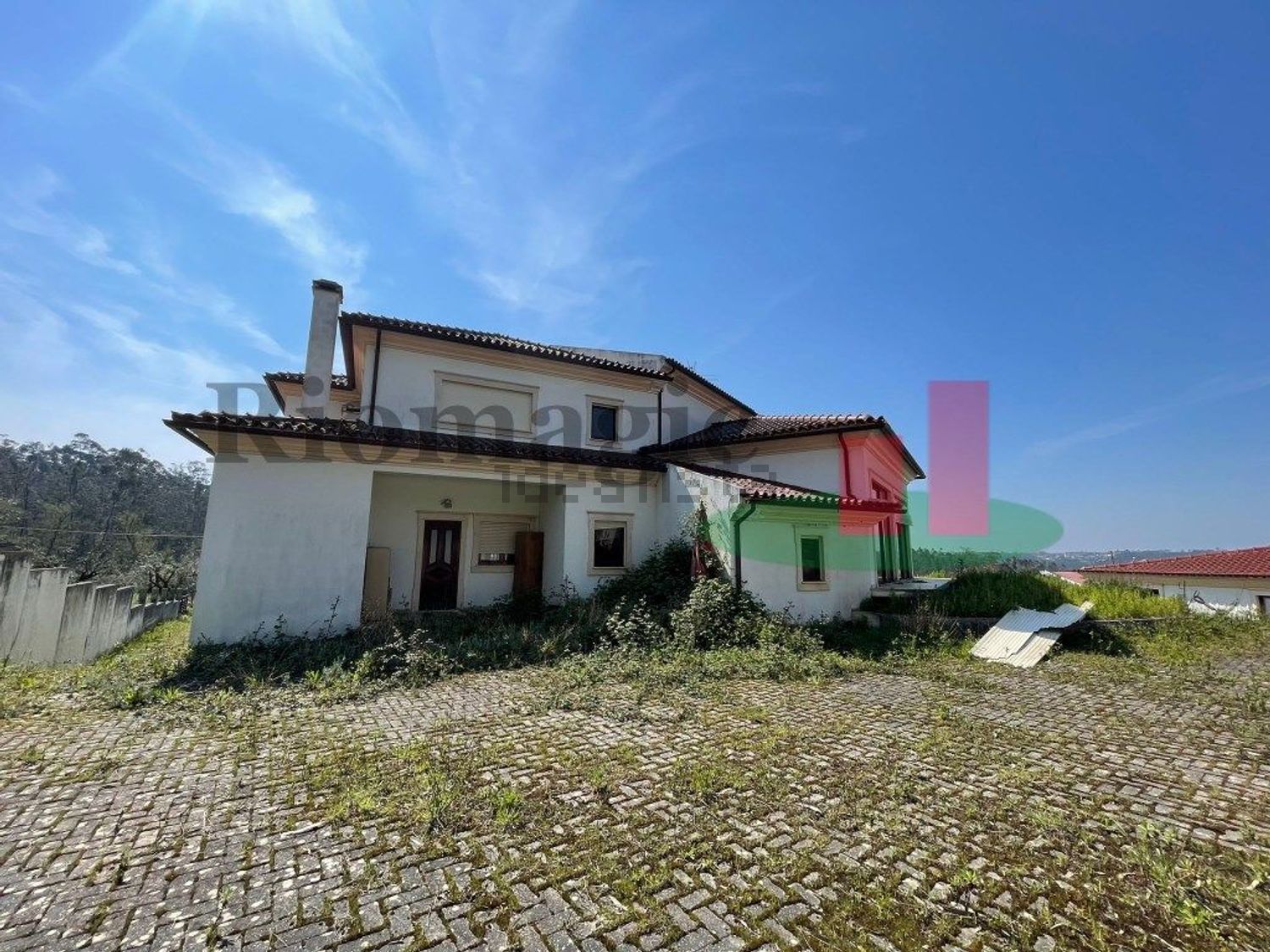 小楼房或独栋别墅出售在Rua do Cemitério, 55 - 外立面