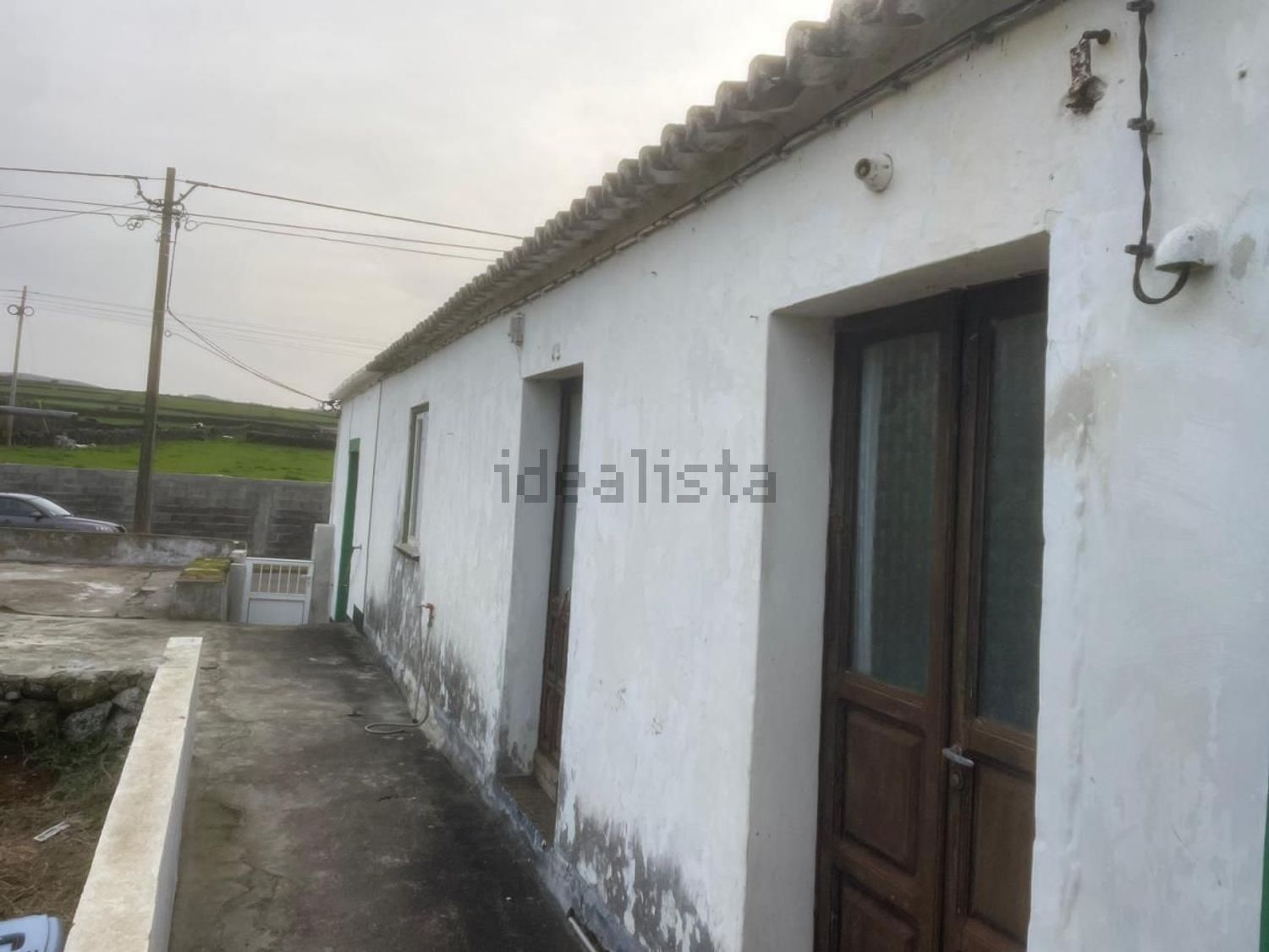 小楼房或独栋别墅出售在Praia da Vitória (Santa Cruz) - 外立面