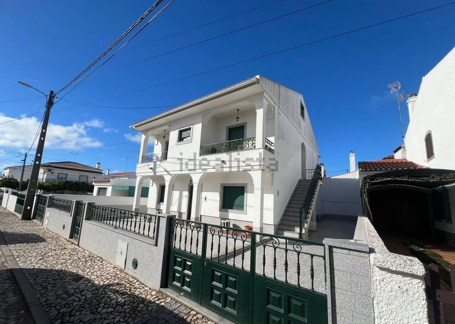 小楼房或独栋别墅出售在Rua Tomás Pilar, 10 - 外立面
