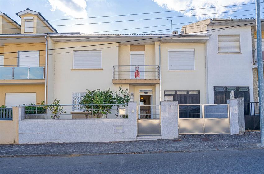 双拼别墅出售在Rua Doutor Campos Monteiro