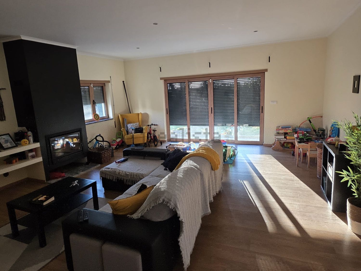 小楼房或独栋别墅出售在Rua do Almocreva, 30 - 客厅