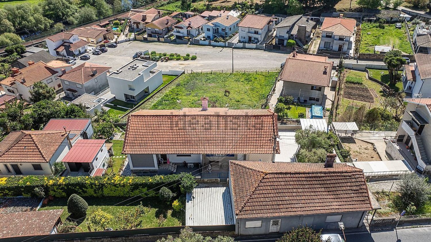 小楼房或独栋别墅出售在Rua São Miguel - 照片