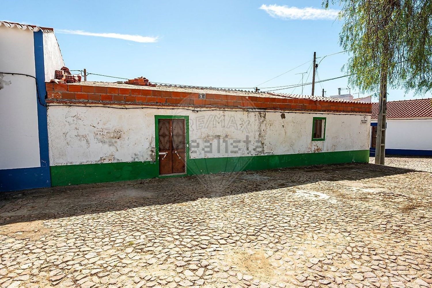 小楼房或独栋别墅出售在Estrada dos Aliados - 外立面