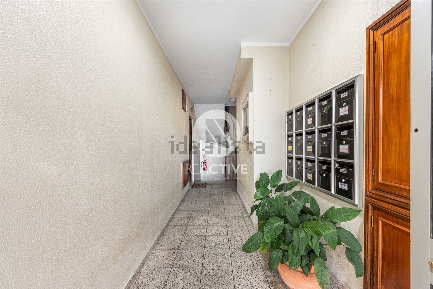 公寓 t2出售在Avenida Dom Manuel II, 2047 - 过道