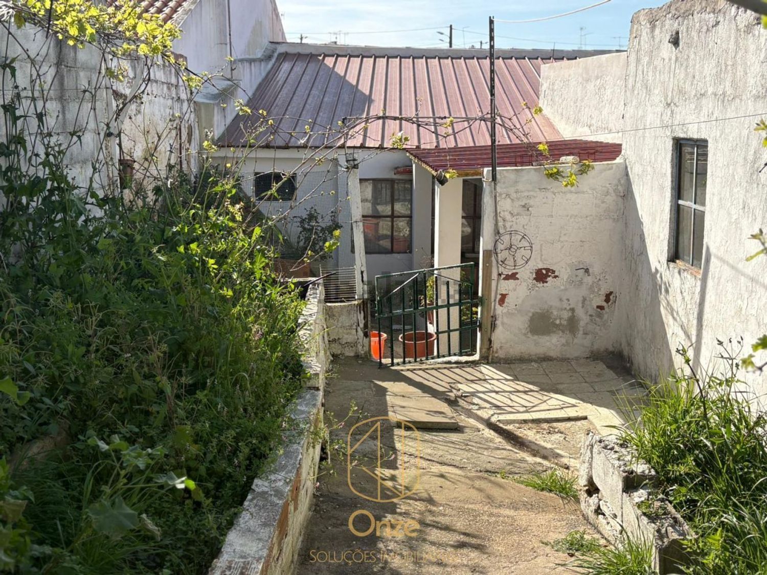 小楼房或独栋别墅出售在Aljustrel - 外立面