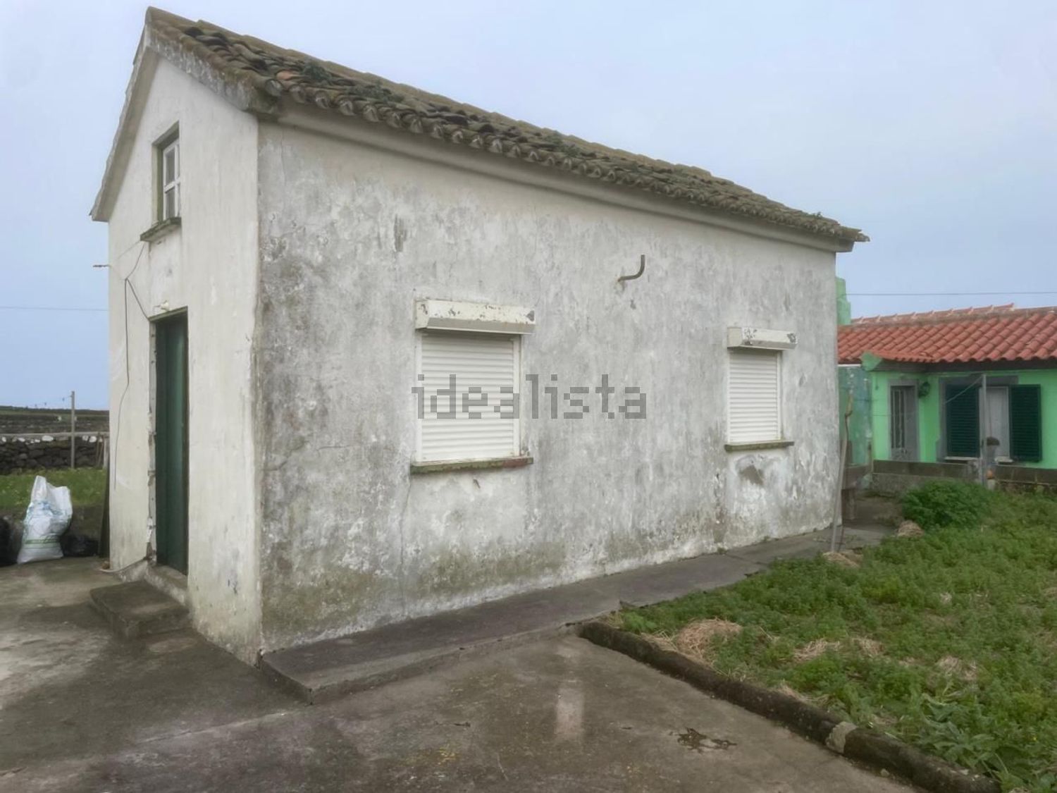 小楼房或独栋别墅出售在Praia da Vitória (Santa Cruz) - 外立面