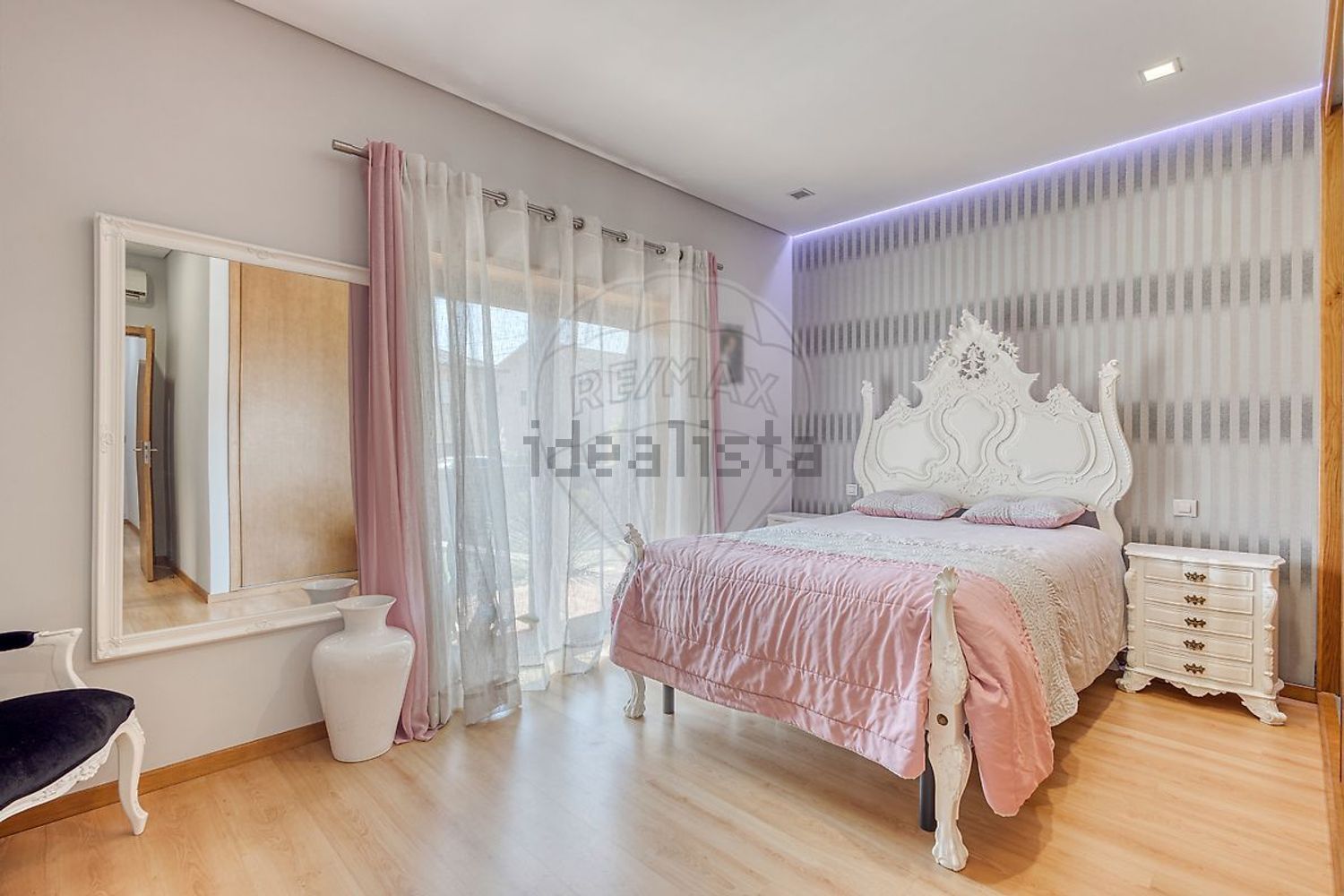 小楼房或独栋别墅出售在Rua Doutor José Vieira da Silva s/n - 卧室