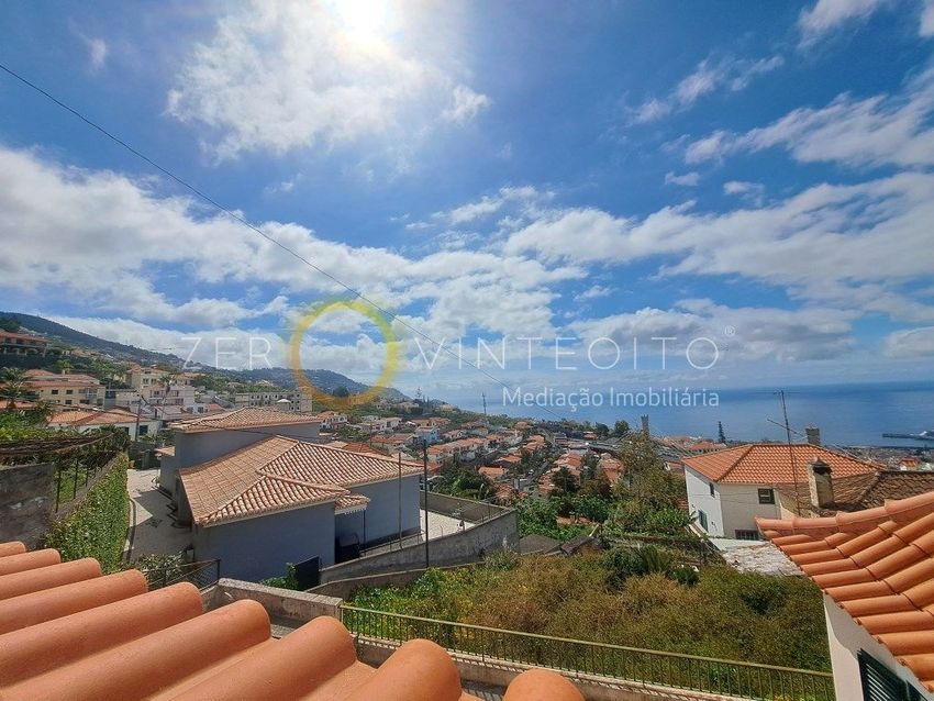 小楼房或独栋别墅出售在Beco da Quinta do Salvador