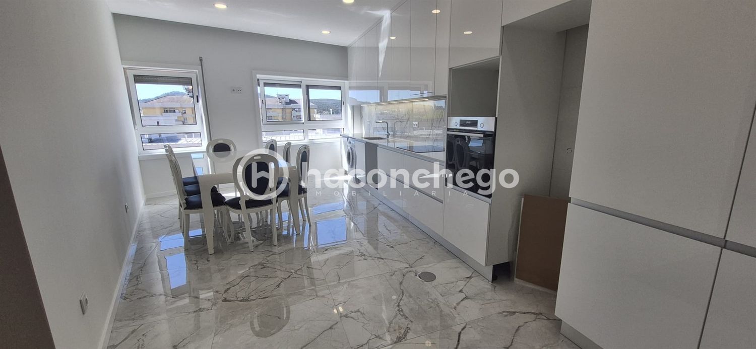出租公寓 t2在Rua Frei Pedro de Poiares, 63 f