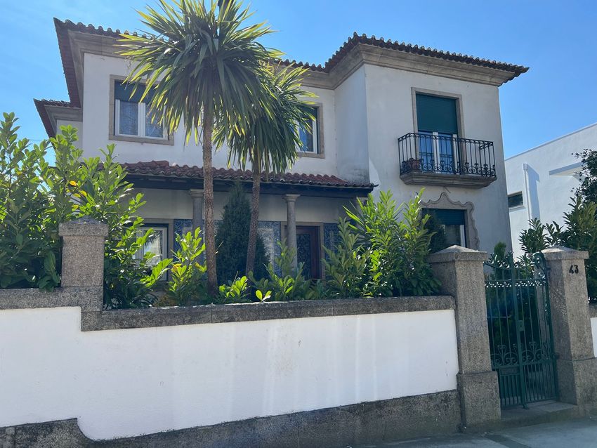 小楼房或独栋别墅出售在Vila Real