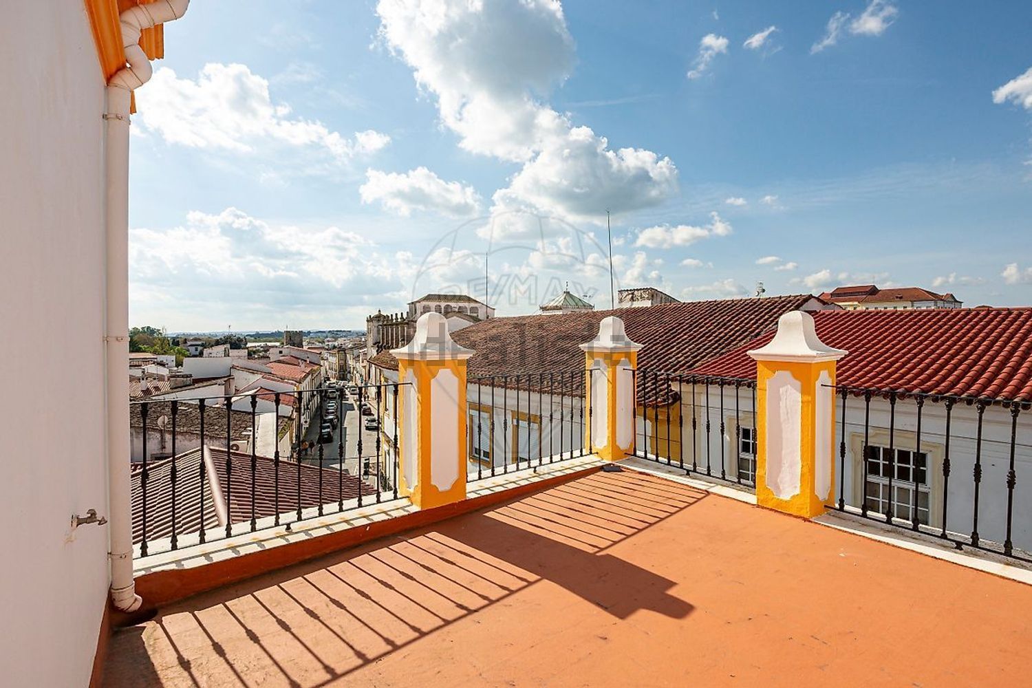 小楼房或独栋别墅出售在Rua de Serpa Pinto - 阳台