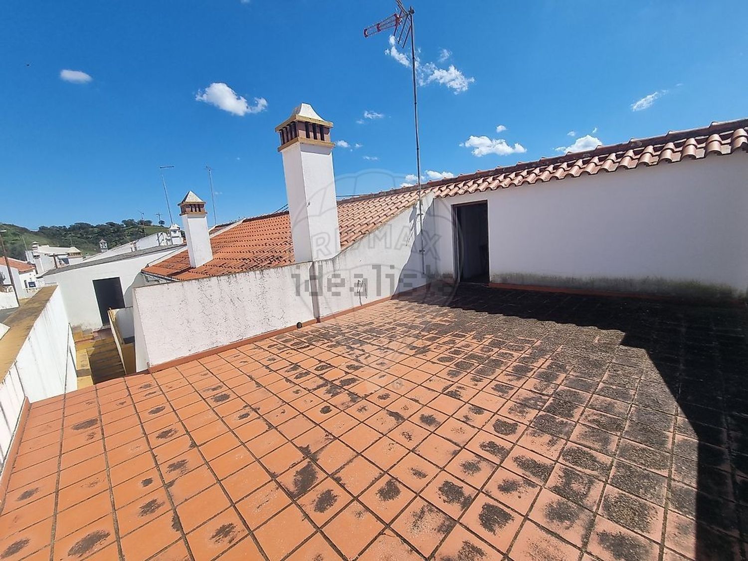 小楼房或独栋别墅出售在São Salvador e Santa Maria - 阳台