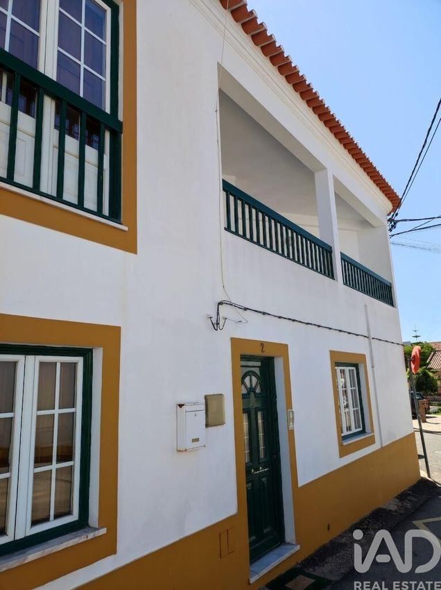 小楼房或独栋别墅出售在São Luís