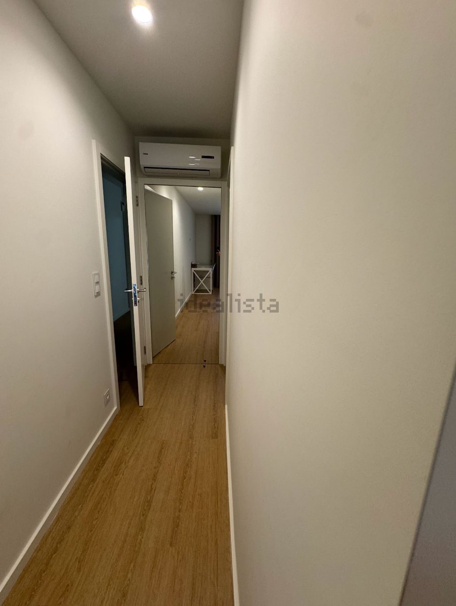 出租双拼别墅在Avenida Fernão de Magalhães 4410-318, 464 - 过道