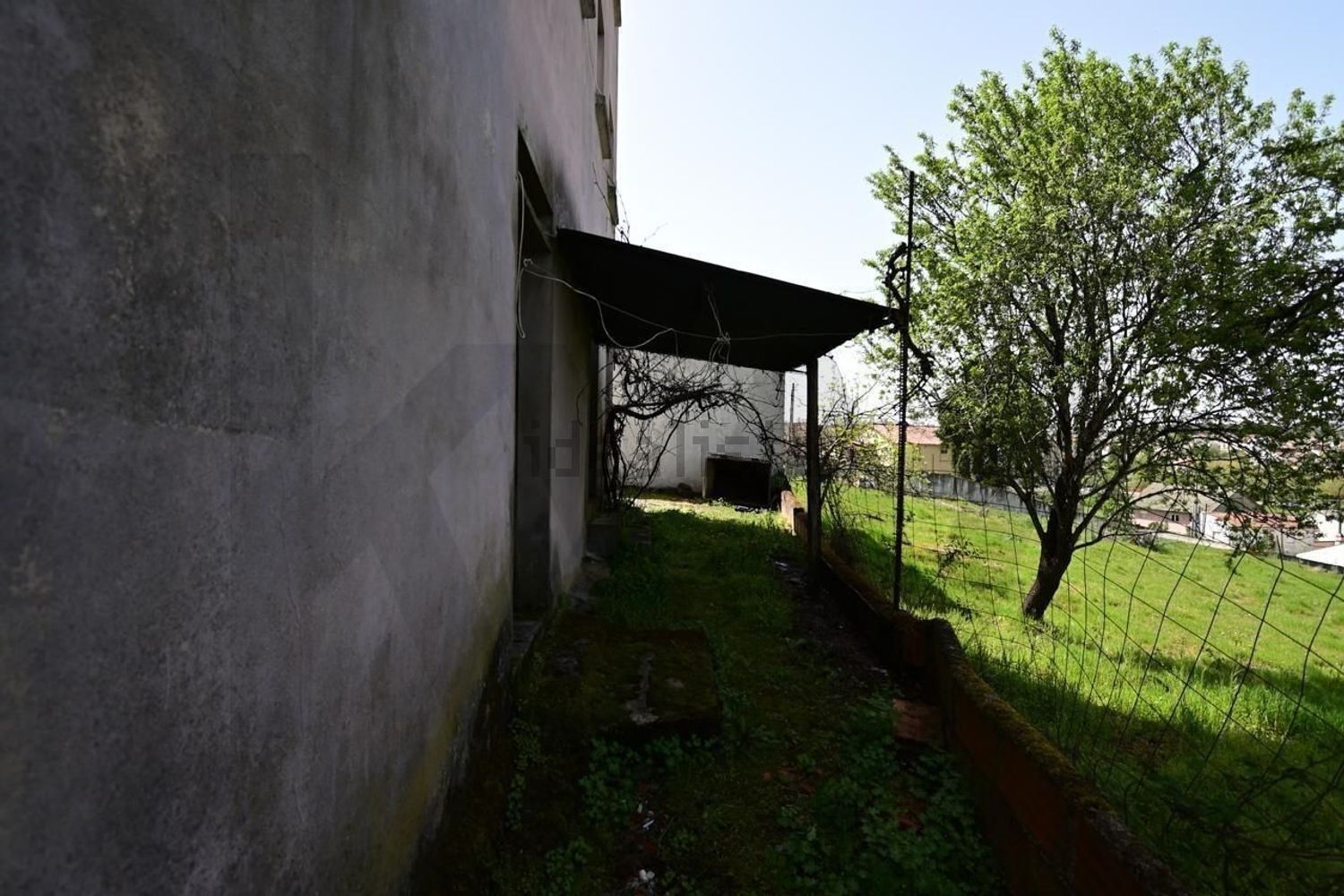 小楼房或独栋别墅出售在Sé - Santa Maria - Meixedo - 花园