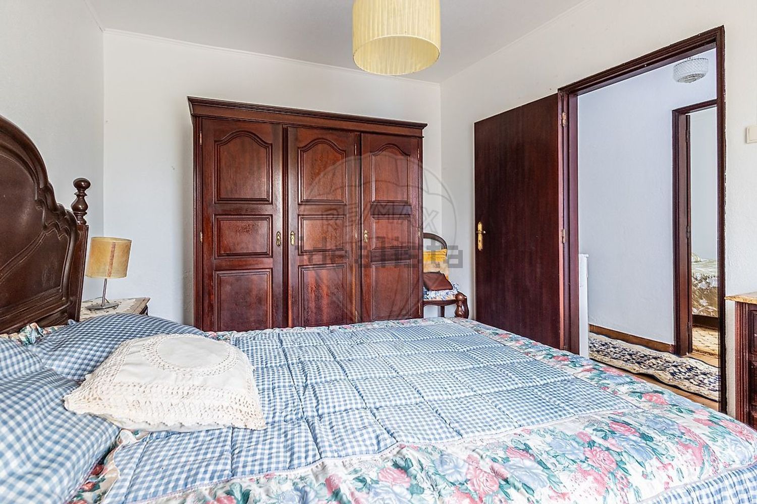 小楼房或独栋别墅出售在Beco Novo - 卧室