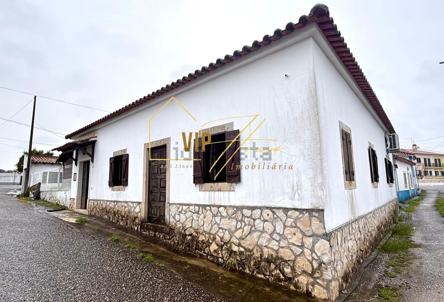 小楼房或独栋别墅出售在Rua da Fonte, 2 - 外立面