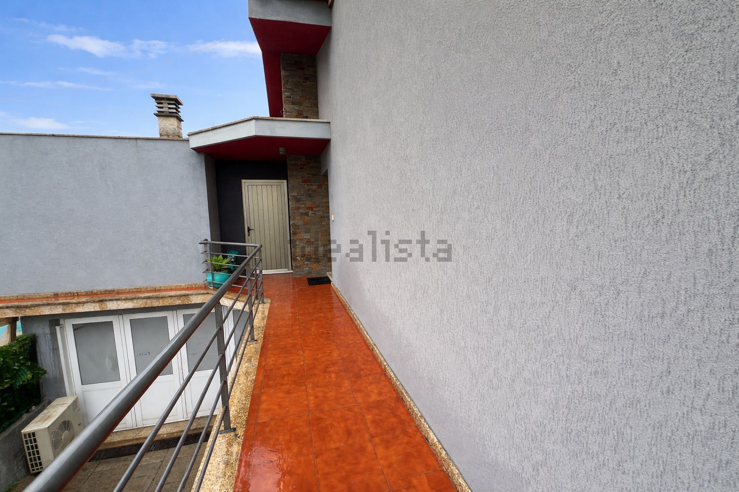 小楼房或独栋别墅出售在Vila Real - 照片